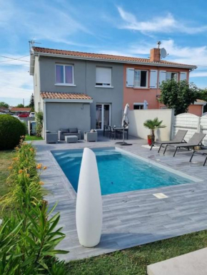 Agréable maison de ville avec piscine